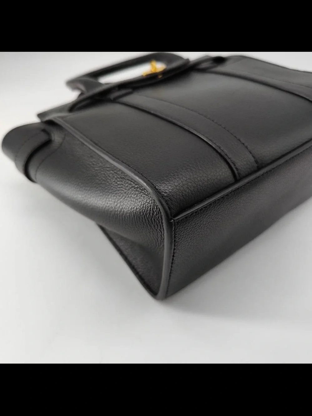 Mulberry structured pebbled
